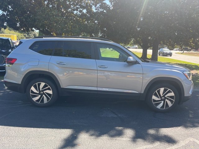2024 Volkswagen Atlas SE Technology photo 2