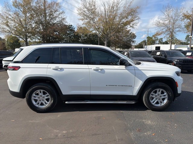2023 Jeep Grand Cherokee Laredo photo 2