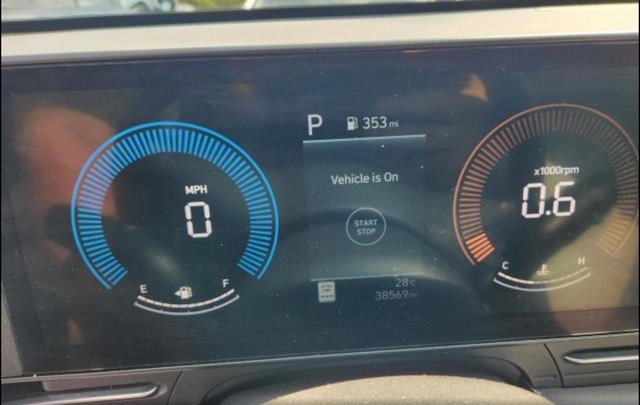 2024 Hyundai Kona SEL photo 4