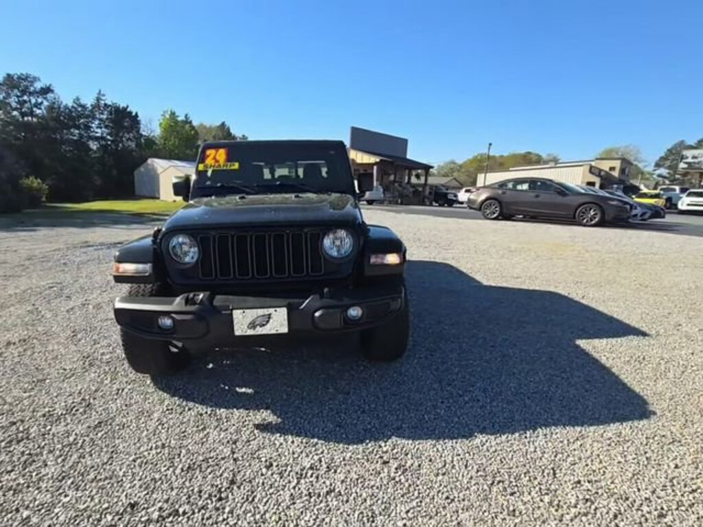 Used 2024 Jeep Gladiator Nighthawk Truck Crew Cab
