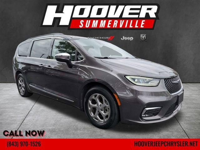 2023 Chrysler Pacifica Limited's photo