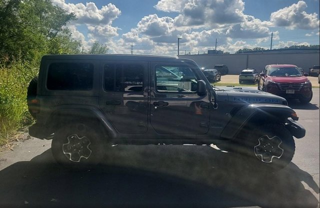 2022 Jeep Wrangler 4xe Unlimited Rubicon photo 2