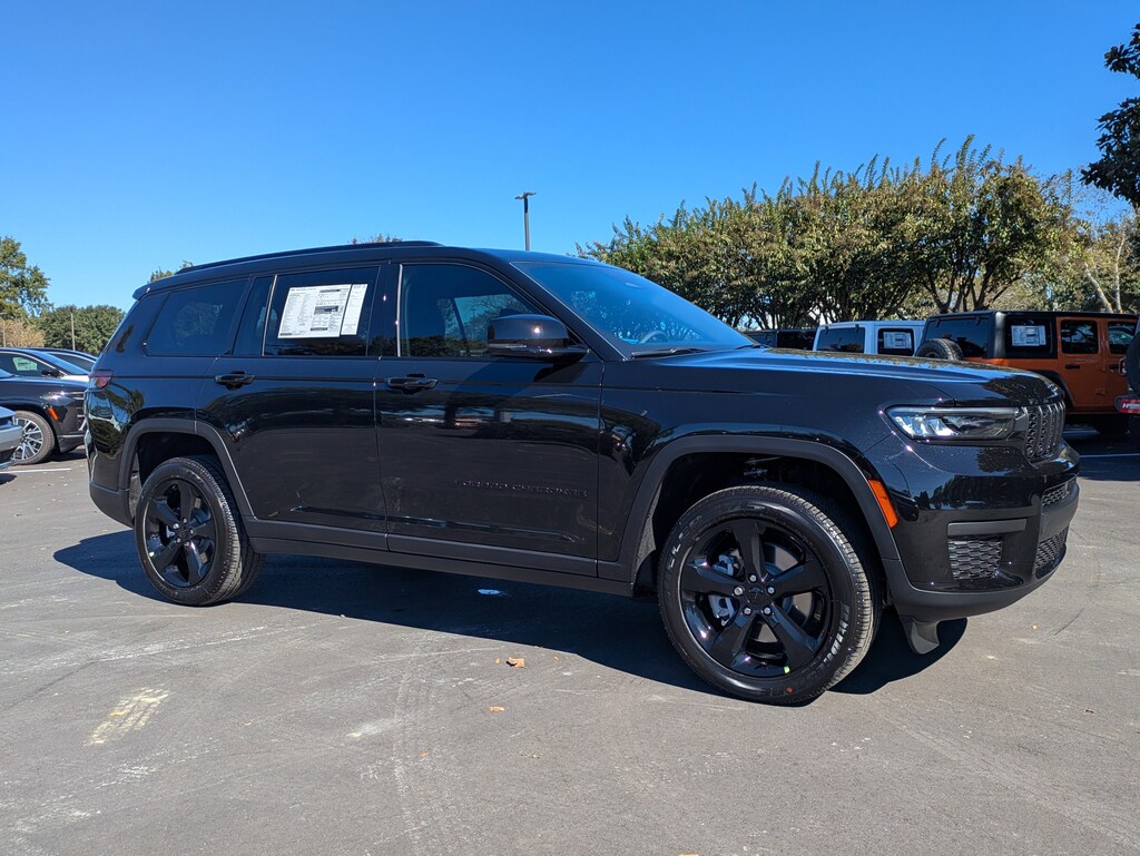 New 2025 Jeep Grand Cherokee L Laredo Sport Utility