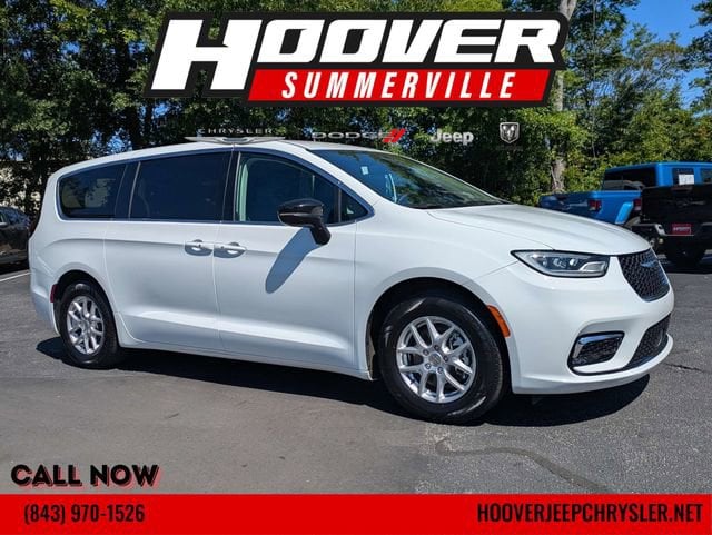 2024 Chrysler Pacifica Touring L's photo