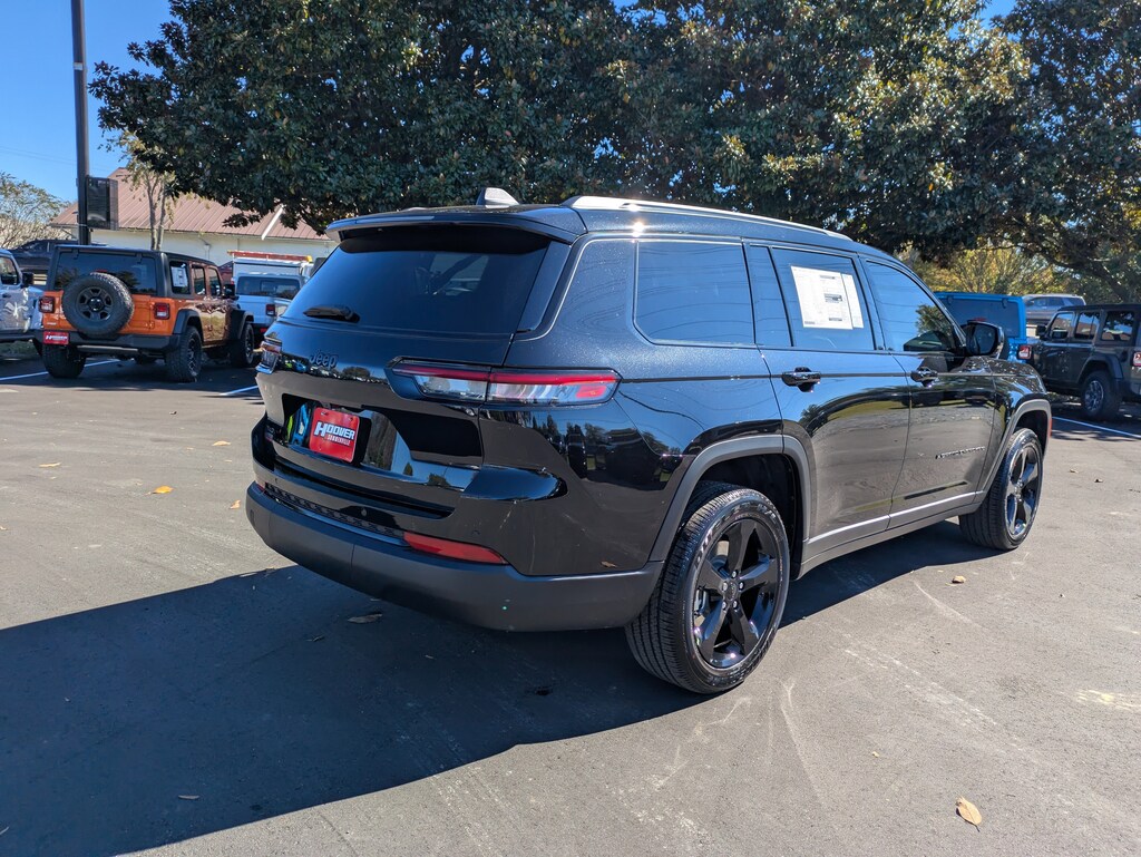 New 2025 Jeep Grand Cherokee L Laredo Sport Utility