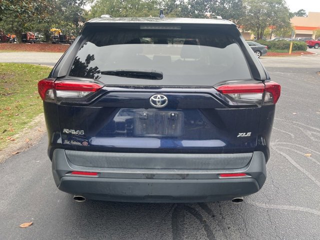 2020 Toyota RAV4 XLE photo 4
