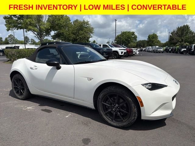 2019 Mazda MX-5 Miata Sport's photo