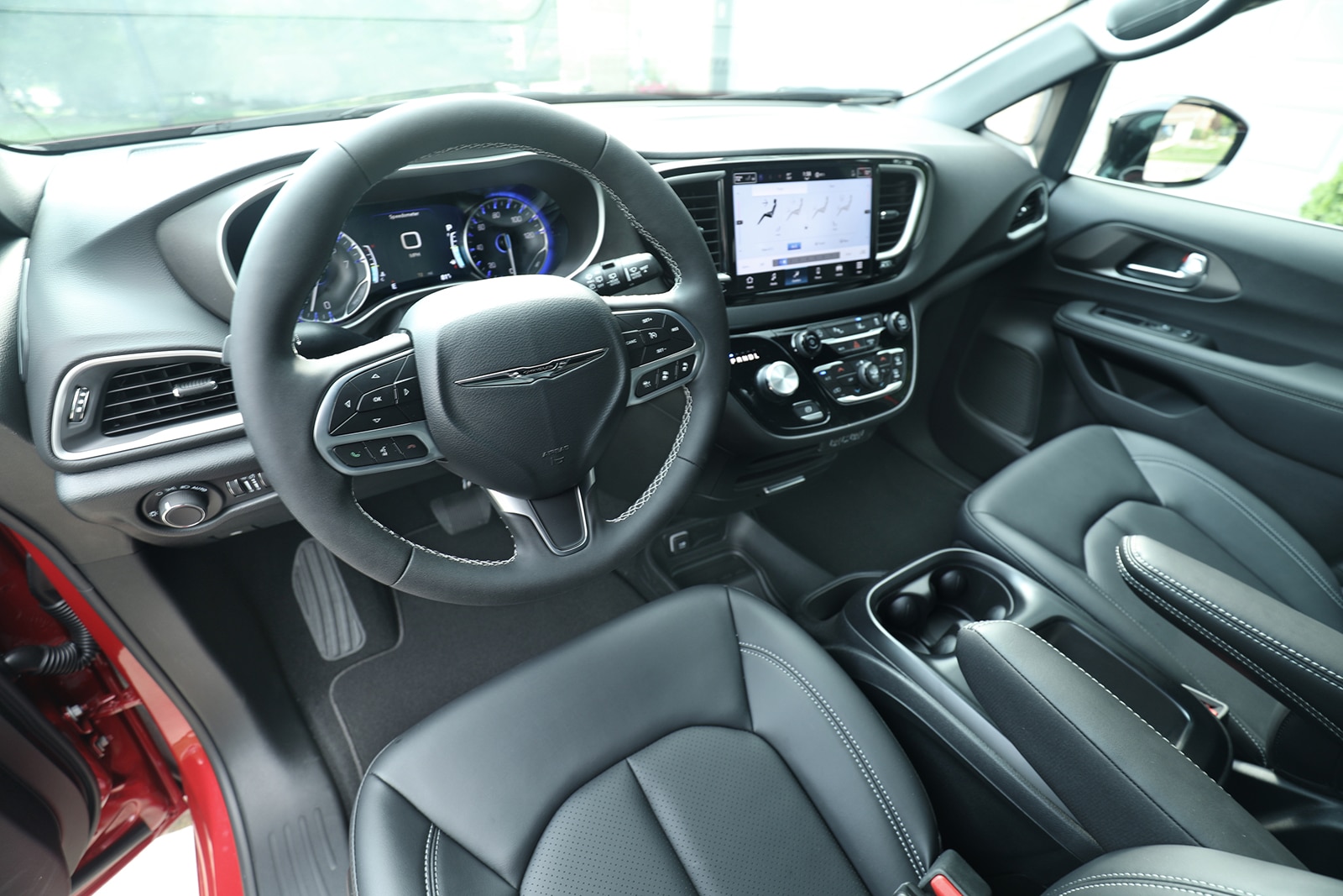 2025_Chrysler_Voyager_-_H3_Tech_Image.jpg