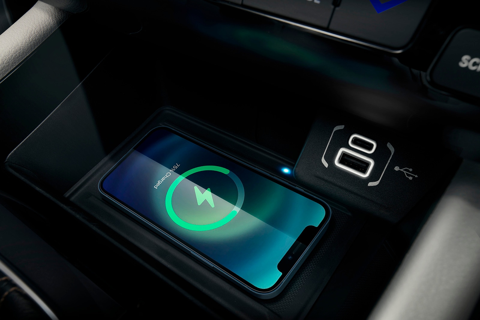 2025_Jeep_Compass_-_H4_Wireless_Charging_Image.jpg