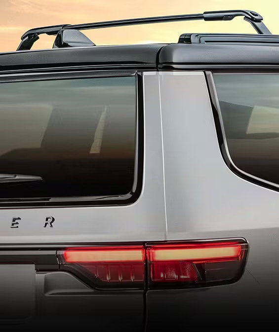 2025_Jeep_Wagoneer_Overland_-_H2_Roof_Rails_Image.jpeg
