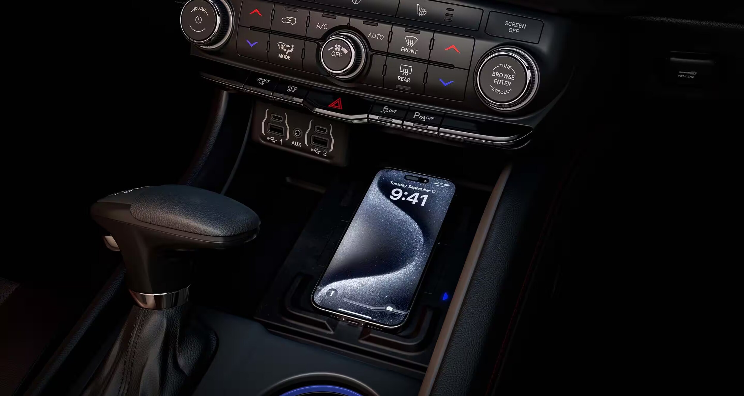 2025_Dodge_Durango_-_H4_Wireless_Charging_and_USB_Port_Image.jpeg
