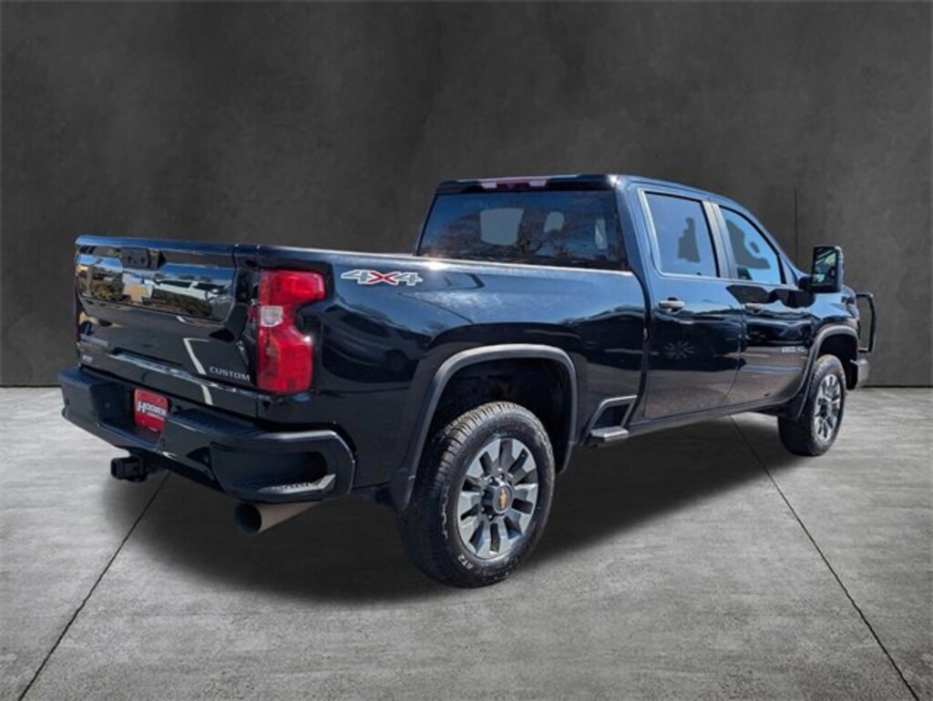 Used 2024 Chevrolet Silverado 2500HD Custom Truck Crew Cab