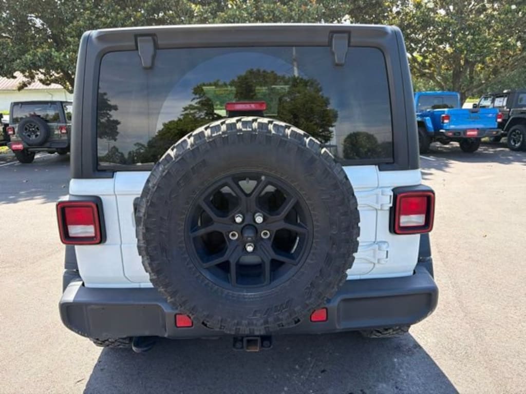 Used 2024 Jeep Wrangler Willys SUV