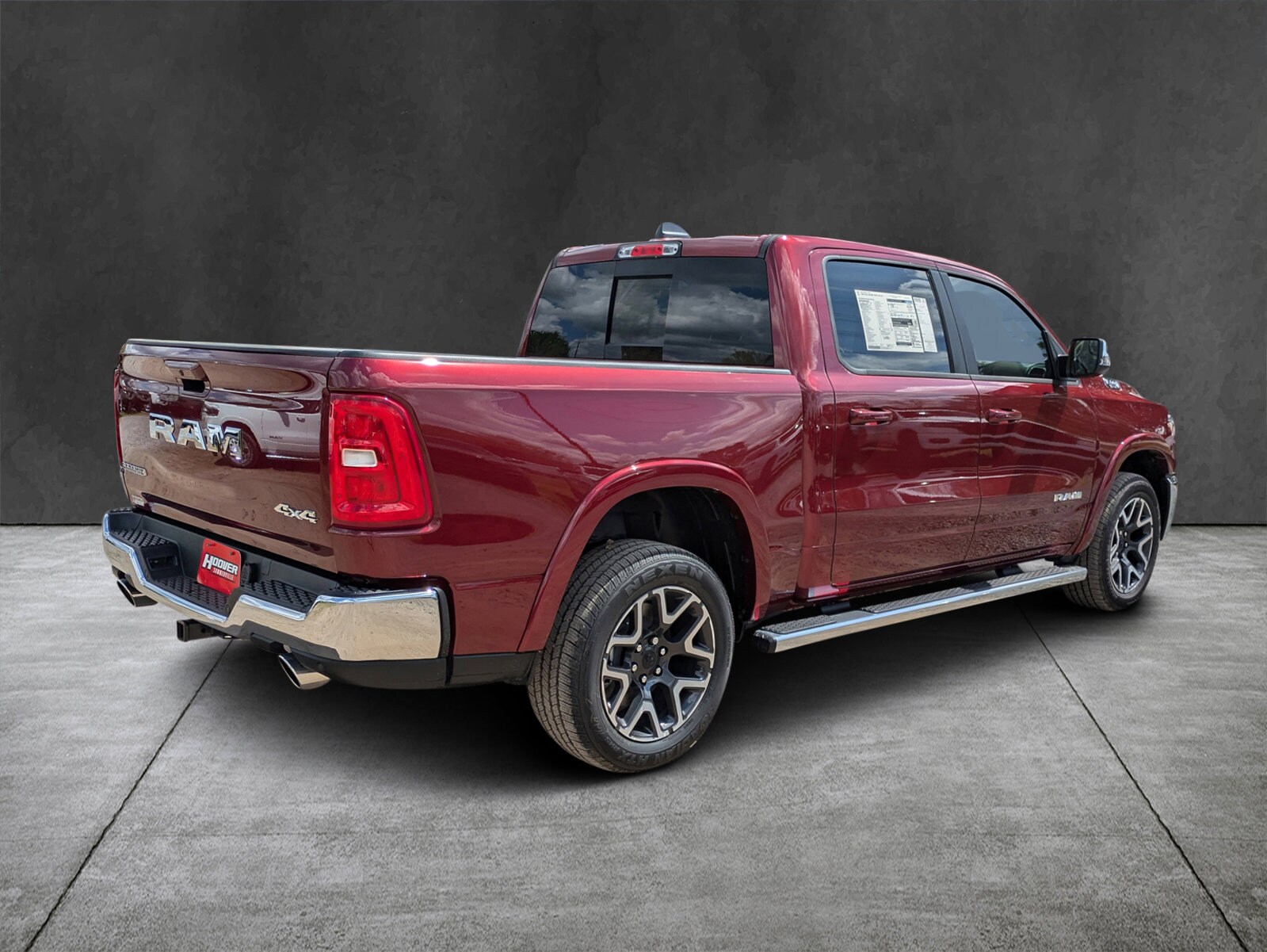 2025 Ram 1500 Laramie photo 3