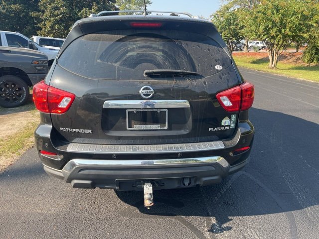 2017 Nissan Pathfinder Platinum photo 3