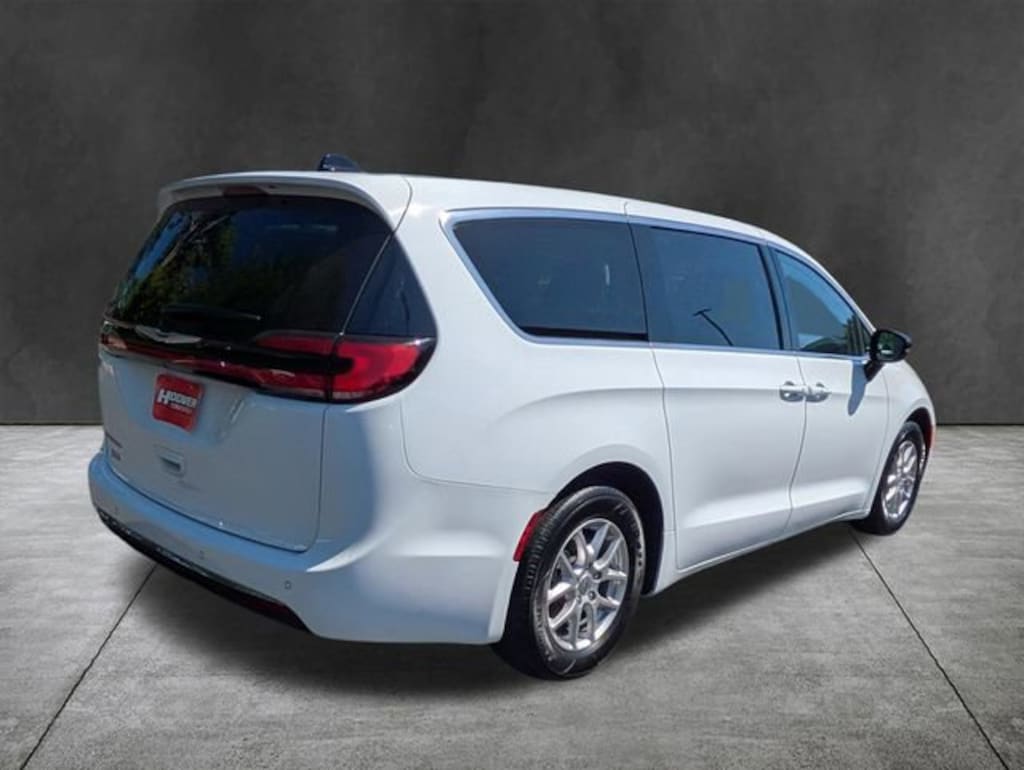 Used 2024 Chrysler Pacifica Touring L Van Passenger Van