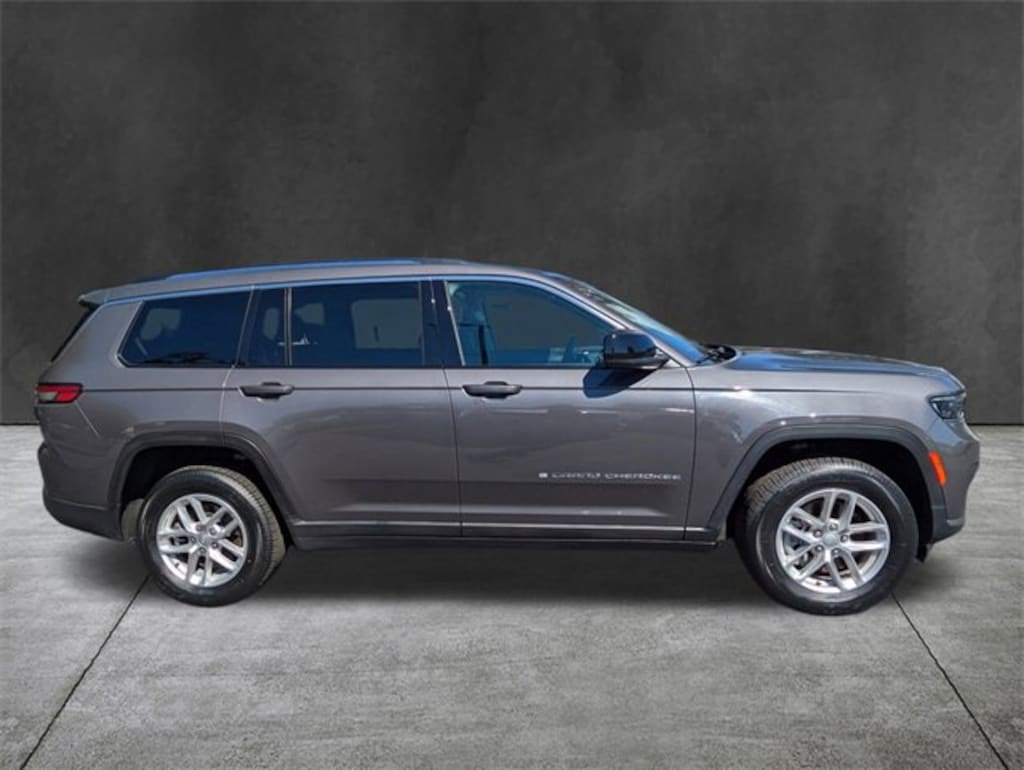 Used 2023 Jeep Grand Cherokee L Laredo SUV