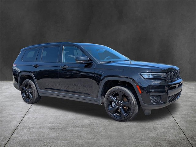 2023 Jeep Grand Cherokee Altitude photo 2