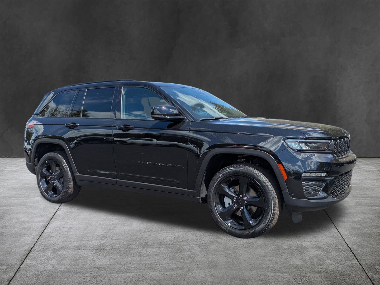 2025 Jeep Grand Cherokee Limited photo 2