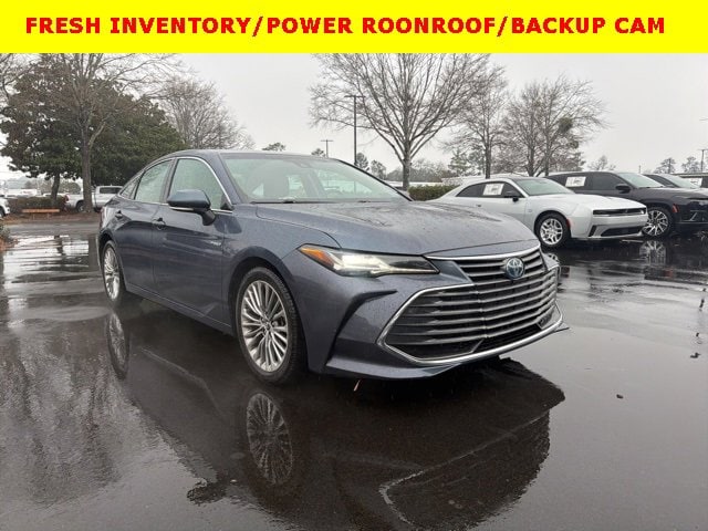 2019 Toyota Avalon Limited's photo