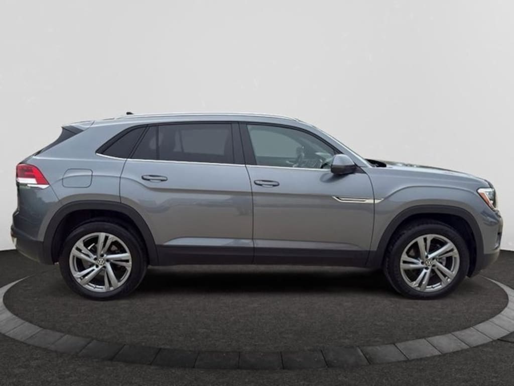 Used 2024 Volkswagen Atlas Cross Sport 2.0T SE w/Technology SUV