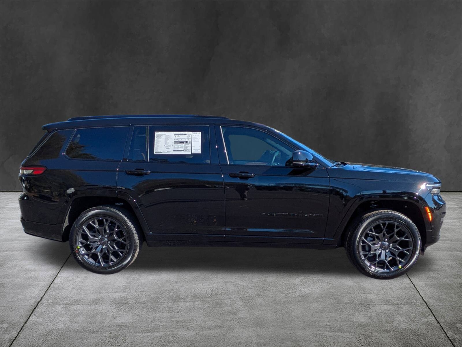 2025 Jeep Grand Cherokee L Summit photo 3