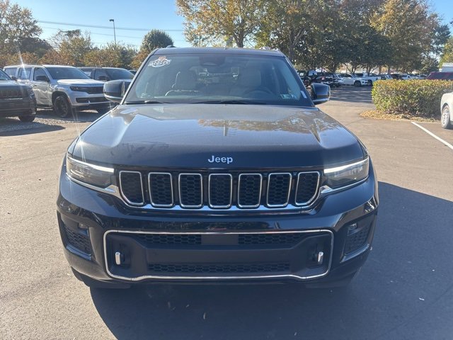 2022 Jeep Grand Cherokee Overland photo 2
