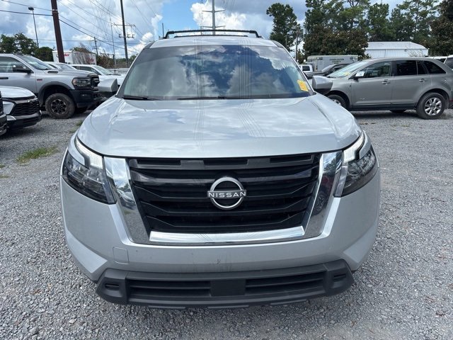 2024 Nissan Pathfinder SV photo 2