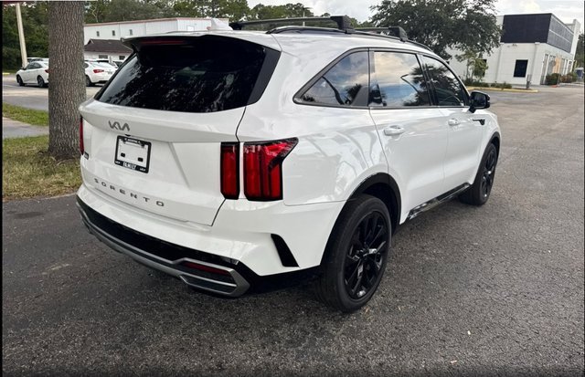 2022 Kia Sorento SX photo 2