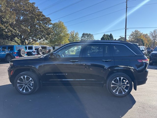 2022 Jeep Grand Cherokee Overland photo 4