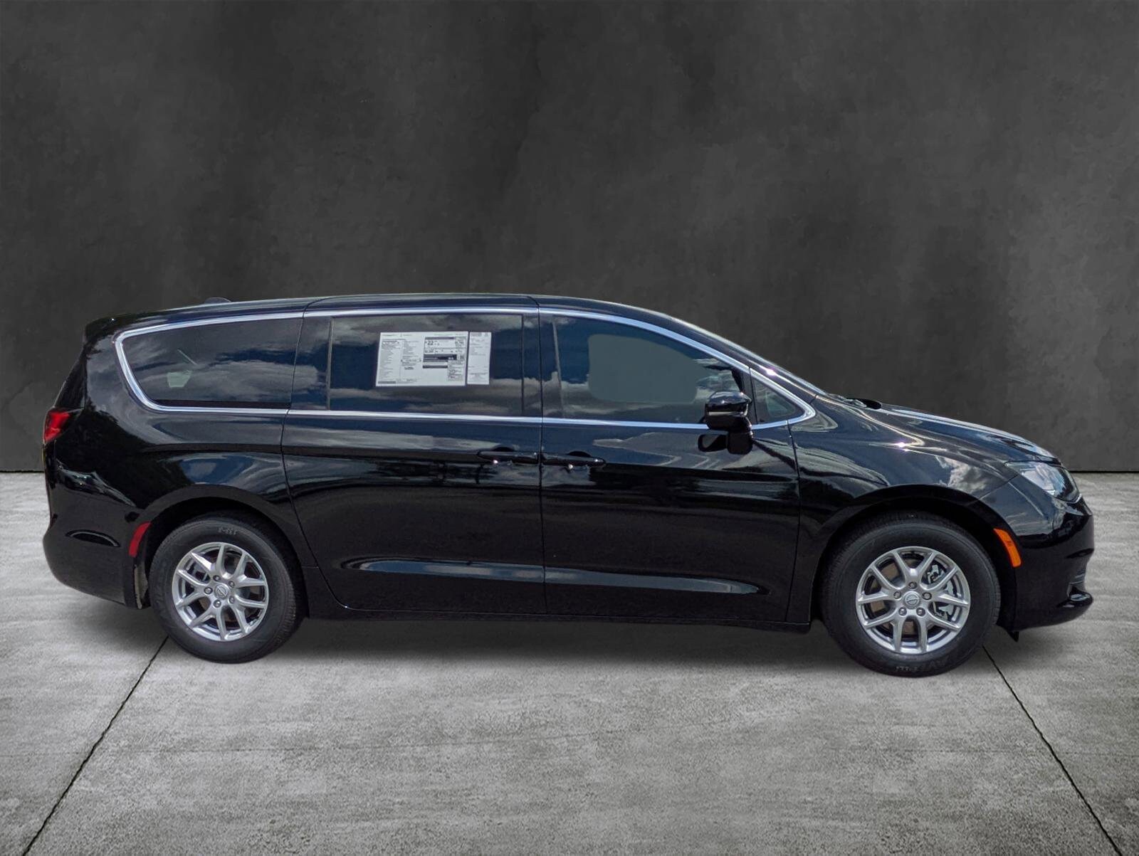 2026 Chrysler Voyager LX photo 3