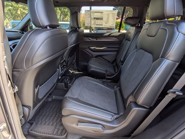 2025 Jeep Grand Cherokee L Altitude - Photo 15