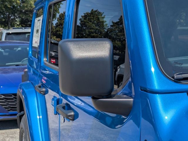 2025 Jeep Wrangler 4-Door Sahara - Photo 11