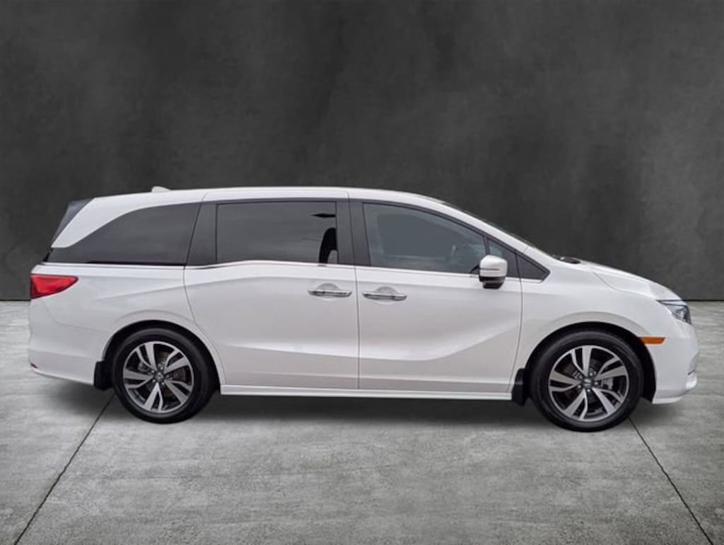 Used 2024 Honda Odyssey Touring Van