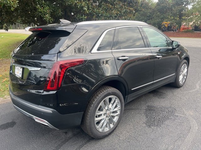 2022 Cadillac XT5 Premium Luxury photo 2