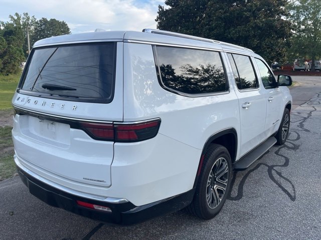 2023 Jeep Wagoneer L Series II photo 3