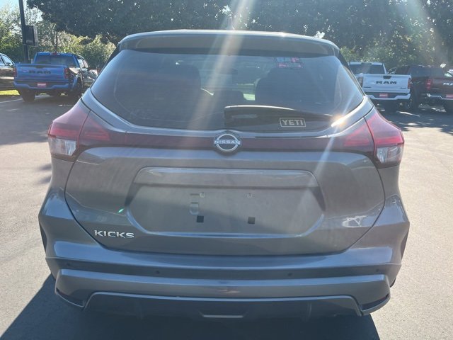 2022 Nissan Kicks S photo 4