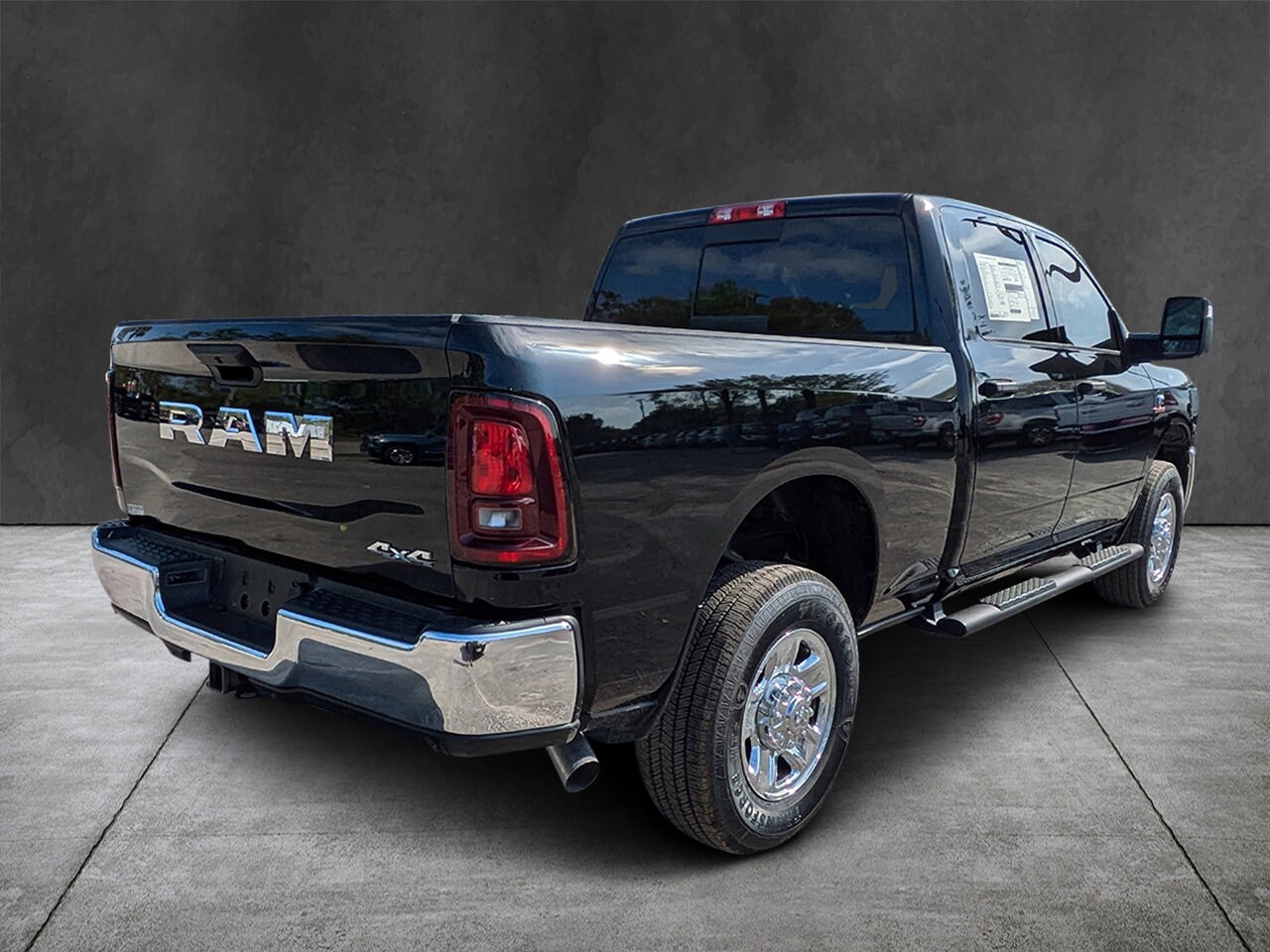 2025 Ram 2500 Tradesman photo 3