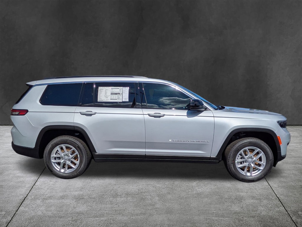 New 2025 Jeep Grand Cherokee L Laredo Sport Utility
