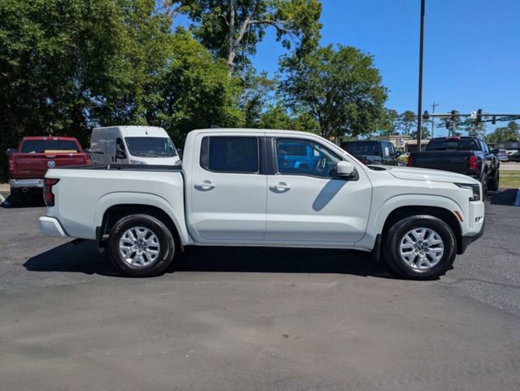 Used 2024 Nissan Frontier SV Truck Crew Cab