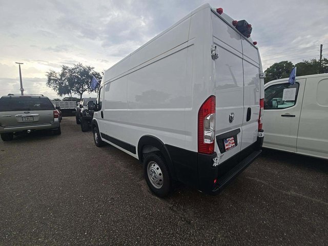 2023 Ram 2500 photo 3