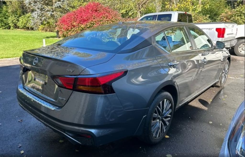 Used 2023 Nissan Altima 2.5 SV Sedan