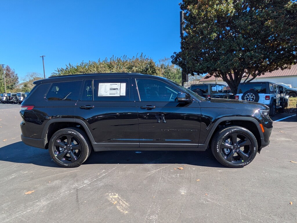 New 2025 Jeep Grand Cherokee L Laredo Sport Utility