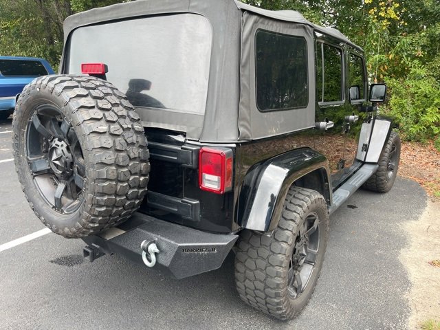 2012 Jeep Wrangler Unlimited Sahara photo 2