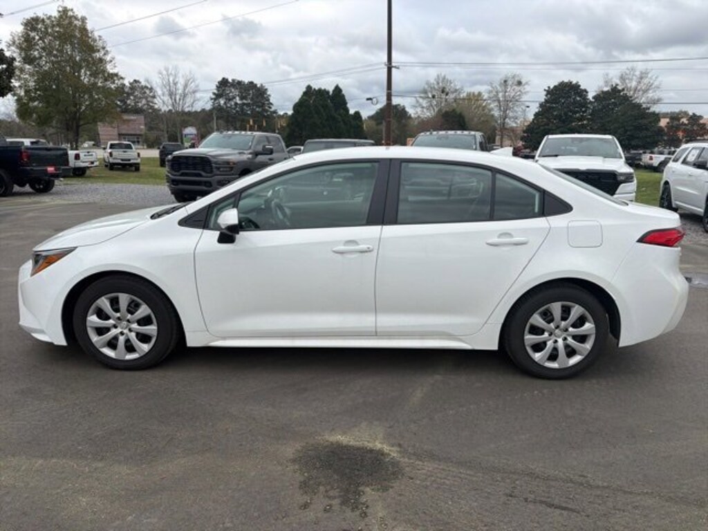 Used 2024 Toyota Corolla LE Sedan