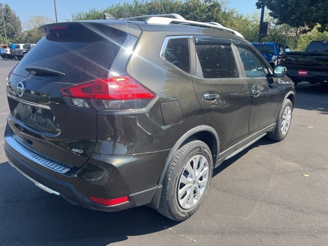 2017 Nissan Rogue S photo 3