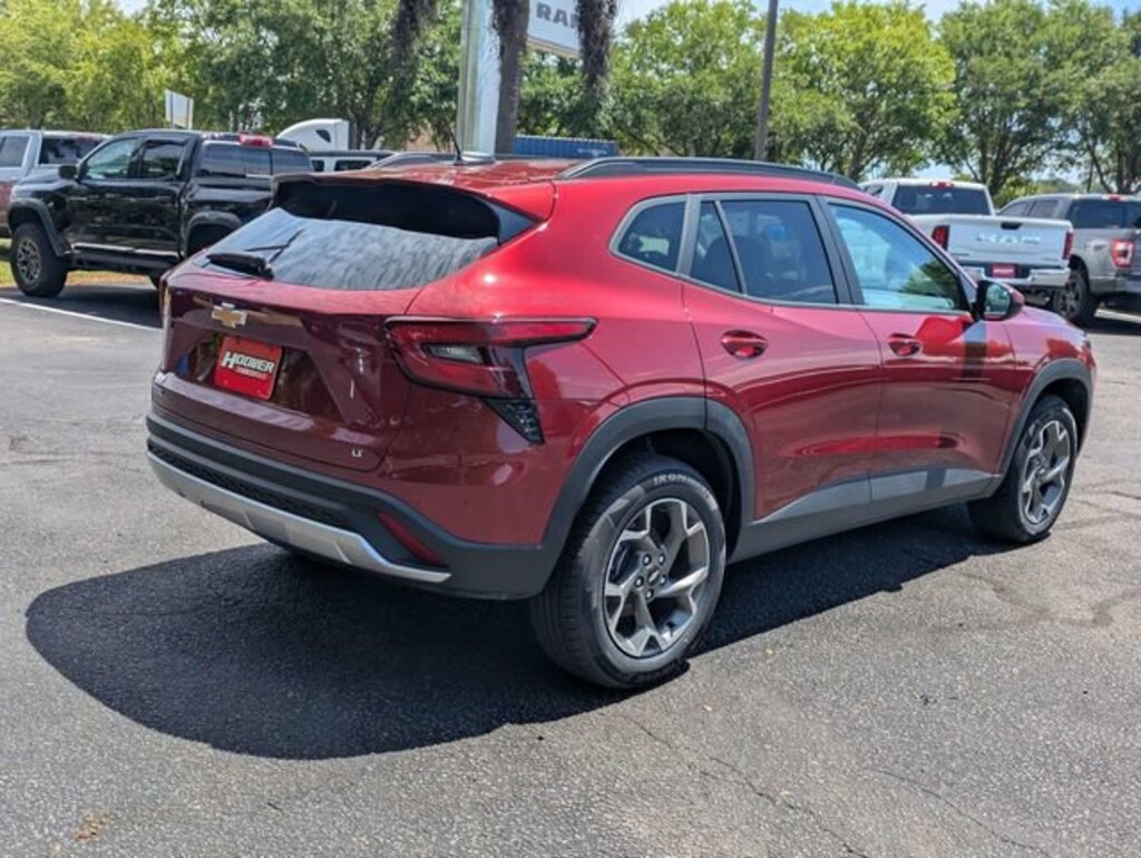 Used 2025 Chevrolet Trax LT SUV