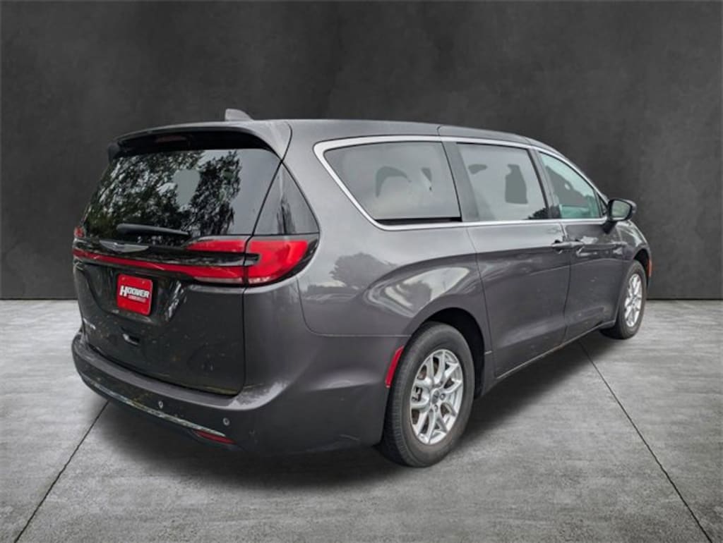 Used 2023 Chrysler Pacifica Touring L Van Passenger Van