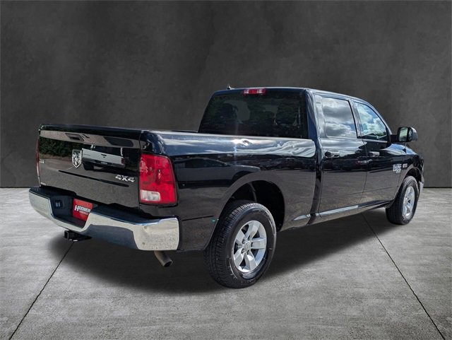 2023 Ram 1500 Classic SLT photo 4