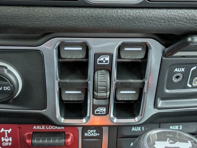 2025 Jeep Wrangler 4-Door Willys - Photo 26